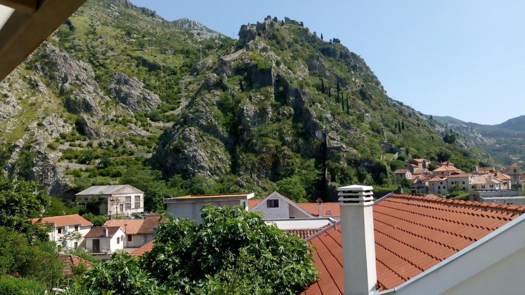 Tea Lägenhet Kotor Exteriör bild