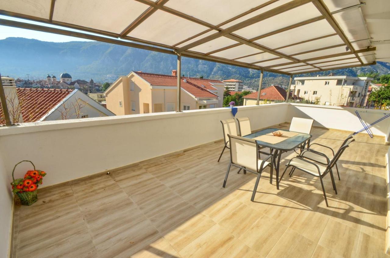 Tea Lägenhet Kotor Exteriör bild